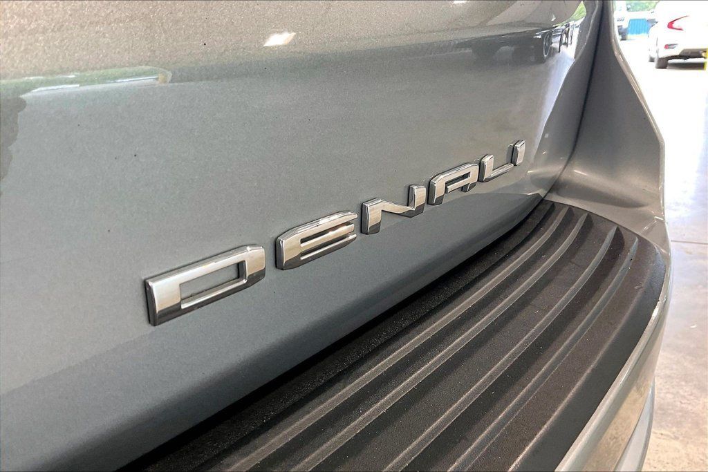 Used 2024 GMC Yukon Denali AWD/4WD image 25