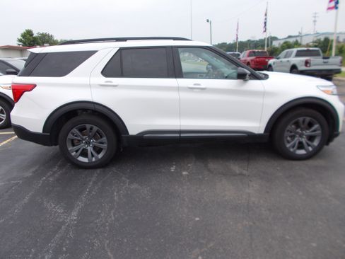 Used 2023 Ford Explorer XLT w/ Equipment Group 202A image 2