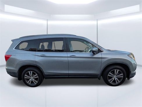 Used 2017 Honda Pilot EX-L image 3