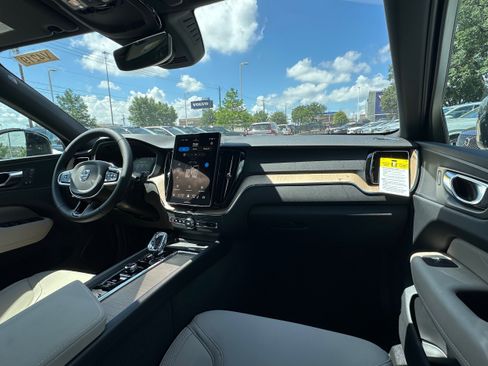New 2026 Volvo XC60 B5 Core w/ Climate Package image 10