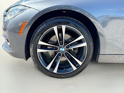 Used 2018 BMW 330i xDrive Sedan w/ Premium Package AWD/4WD image 41