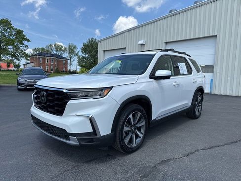 Used 2024 Honda Pilot Elite image 3