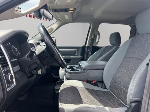 Used 2019 RAM 1500 Classic SLT w/ Luxury Group AWD/4WD image 11