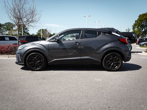 Used 2020 Toyota C-HR LE image 7