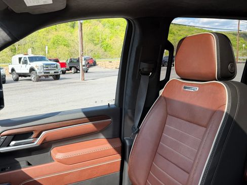 Used 2025 GMC Sierra 3500 Denali Ultimate AWD/4WD image 15