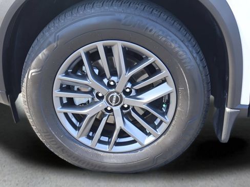 Used 2025 Nissan Rogue S FWD image 26