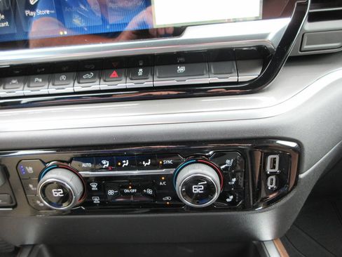 New 2026 Chevrolet Silverado 1500 High Country AWD/4WD image 35