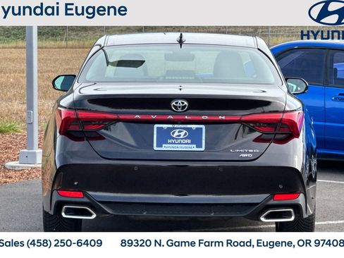 Used 2021 Toyota Avalon Limited w/ Advanced Safety Package image 4