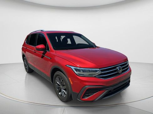 Certified 2022 Volkswagen Tiguan SE FWD image 8