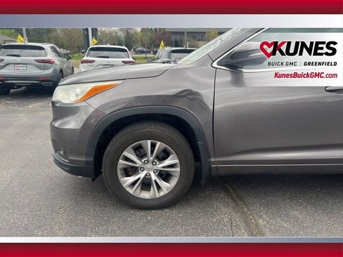 Used 2014 Toyota Highlander XLE AWD/4WD image 16