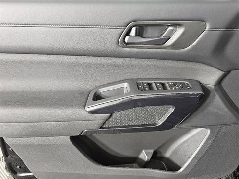 New 2025 Nissan Pathfinder SV image 43