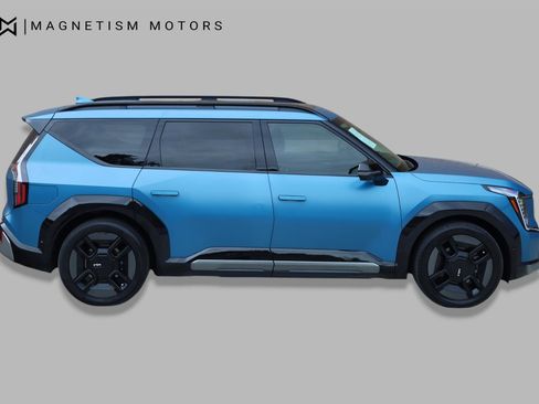 Used 2024 Kia EV9 GT-Line AWD/4WD image 2