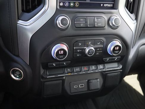 Certified 2020 GMC Sierra 1500 SLE w/ SLE Value Package AWD/4WD image 17