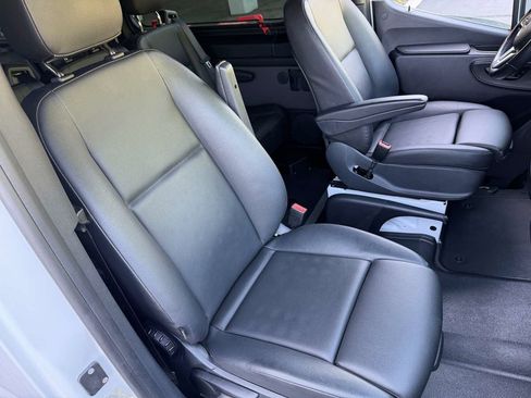 Used 2022 Mercedes-Benz Sprinter 2500 image 21