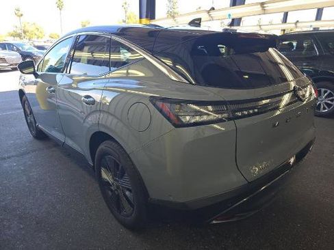 Used 2025 Nissan Murano SL AWD/4WD image 7