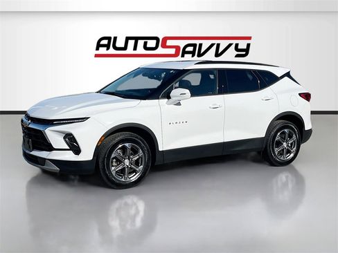 Used 2024 Chevrolet Blazer LT image 3