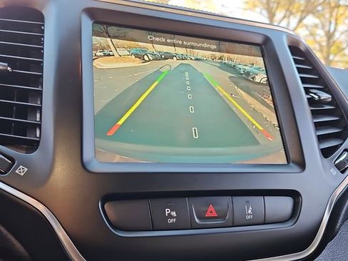 Used 2021 Jeep Cherokee Latitude Lux 80th Anniv w/ Quick Order Package 26U 80TH image 24