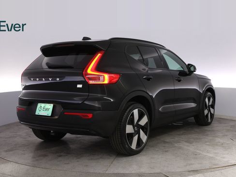 Used 2023 Volvo XC40 Recharge Ultimate AWD/4WD image 3