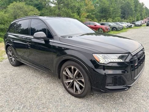 Used 2023 Audi SQ7 Prestige w/ Prestige Package AWD/4WD image 3