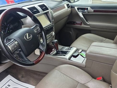 Used 2018 Lexus GX 460 Premium w/ Premium Package AWD/4WD image 12