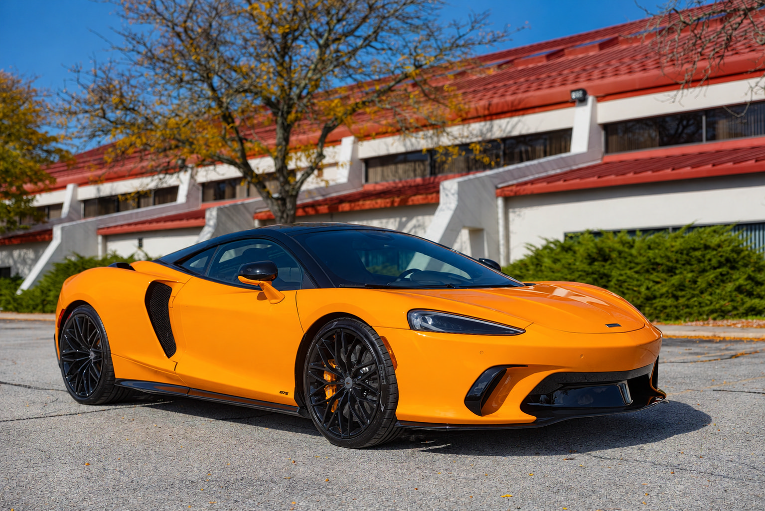 Used 2025 McLaren GTS RWD image 3