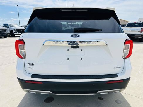 Used 2024 Ford Explorer XLT w/ Equipment Group 202A AWD/4WD image 39