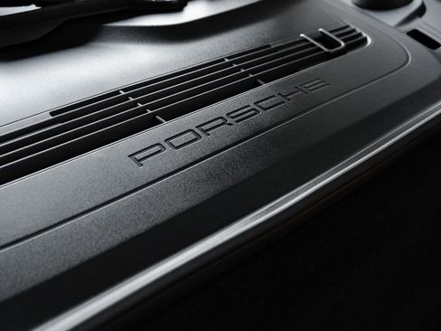 Certified 2018 Porsche 911 GT3 image 40