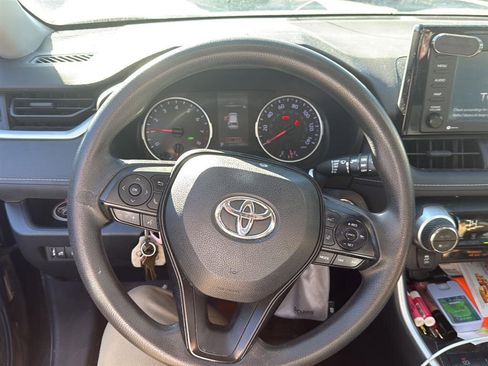 Used 2020 Toyota RAV4 XLE image 4
