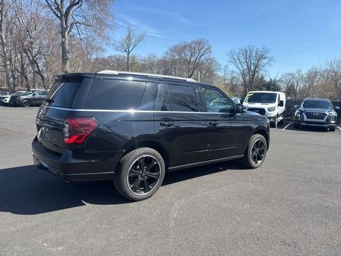 Used 2024 Ford Expedition Limited AWD/4WD image 9