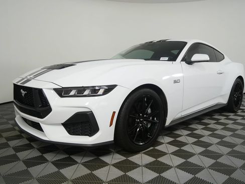Used 2024 Ford Mustang GT Premium RWD image 9