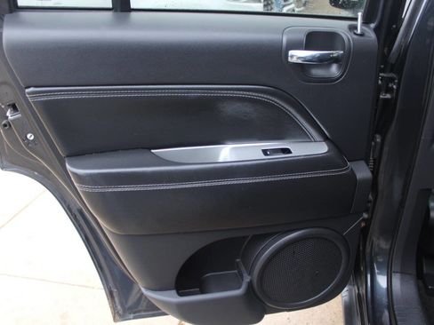 Used 2014 Jeep Compass Latitude image 8