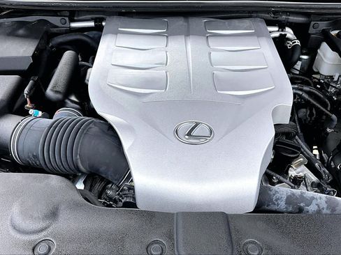 Used 2023 Lexus GX 460 Premium w/ Accessory Package AWD/4WD image 32