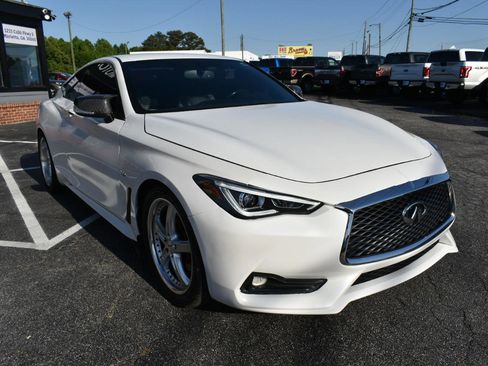 Used 2018 INFINITI Q60 3.0t Luxe w/ Cargo Package RWD image 4
