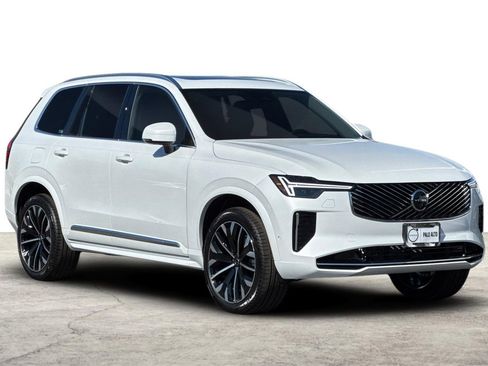 Used 2026 Volvo XC90 B5 Plus w/ Protection Package AWD/4WD image 9