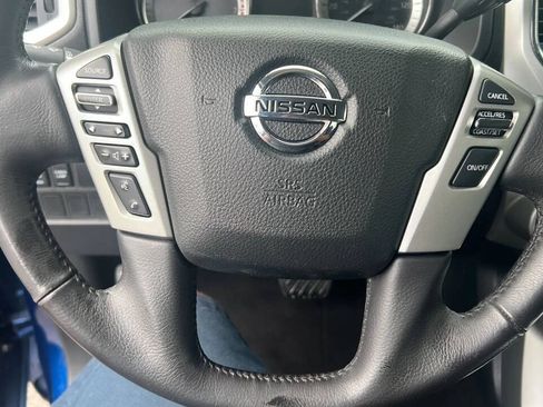 Used 2019 Nissan Titan SV w/ SV Convenience Package AWD/4WD image 15
