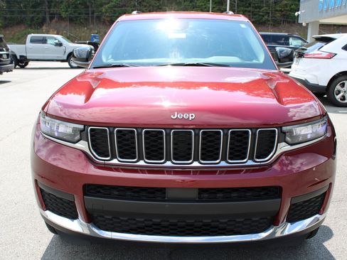 Used 2024 Jeep Grand Cherokee L Laredo image 8