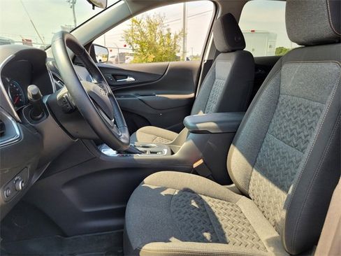 Used 2023 Chevrolet Equinox LT image 7