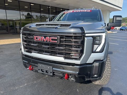 Used 2024 GMC Sierra 2500 AT4X AWD/4WD image 3