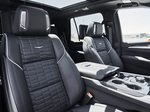Used 2026 Cadillac Escalade V w/ LPO, ONYX Package AWD/4WD image 45