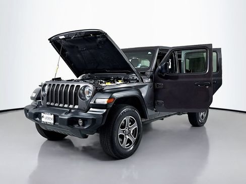 Used 2022 Jeep Wrangler Unlimited Sport AWD/4WD image 16