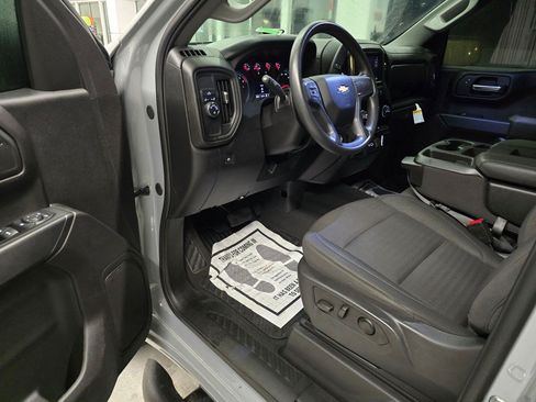 Used 2024 Chevrolet Silverado 1500 Custom w/ Turbomax Blackout Package RWD image 19