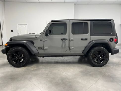 Used 2023 Jeep Wrangler Altitude image 4