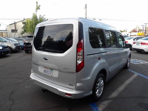 Used 2019 Ford Transit Connect XLT FWD image 3