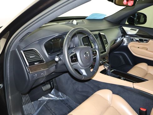 Used 2018 Volvo XC90 T6 Momentum w/ Convenience Package image 36