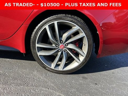 Used 2016 Jaguar XF S image 10