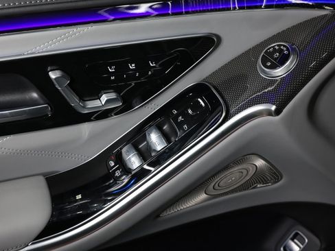 Used 2025 Mercedes-Benz S 63 AMG S image 39