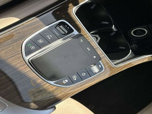 Used 2021 Mercedes-Benz GLC 300 4MATIC w/ Premium Package image 15