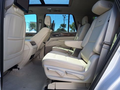 Certified 2023 Cadillac Escalade Premium Luxury Platinum w/ LPO, Radiant Package image 13