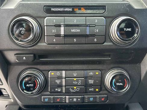 Used 2017 Ford F150 Raptor w/ Equipment Group 802A Luxury AWD/4WD image 23