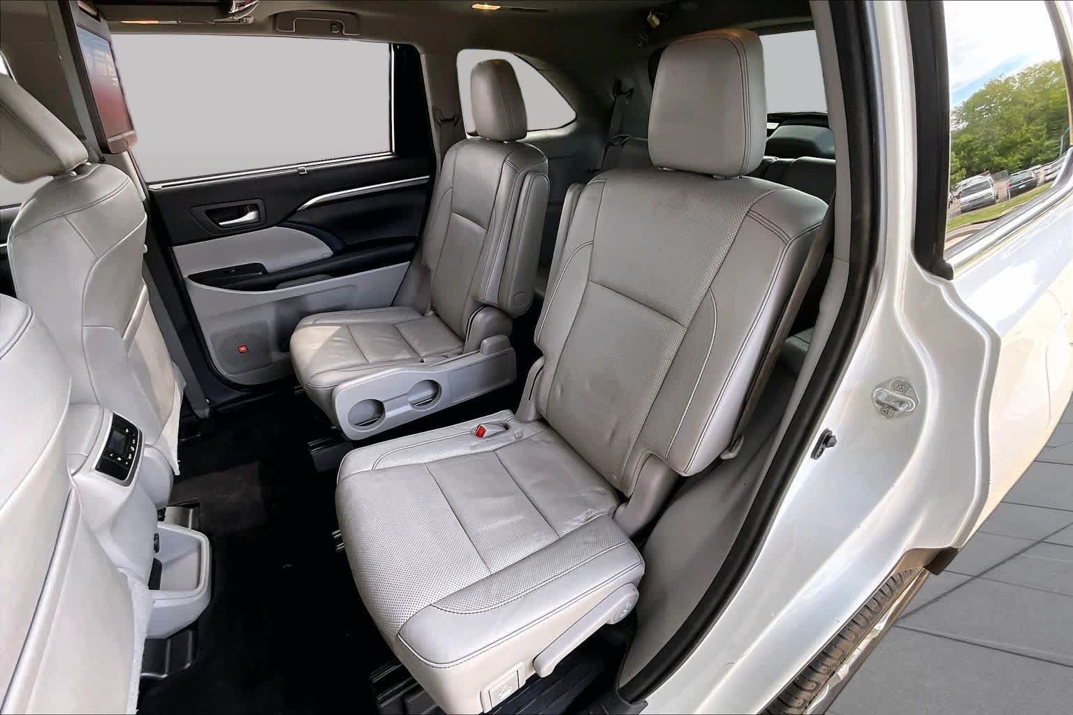 Used 2016 Toyota Highlander Limited FWD image 20